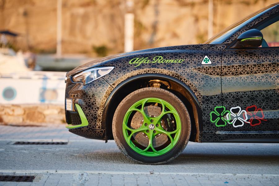 Детали экстерьера Alfa Romeo Stelvio Quadrifoglio Gumball 3000 (949) 2019 года  (фото 15 из 27)